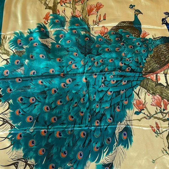 2238- Women’s Peacock Print Scarf 100% Polyester NWT - Picture 6 of 8